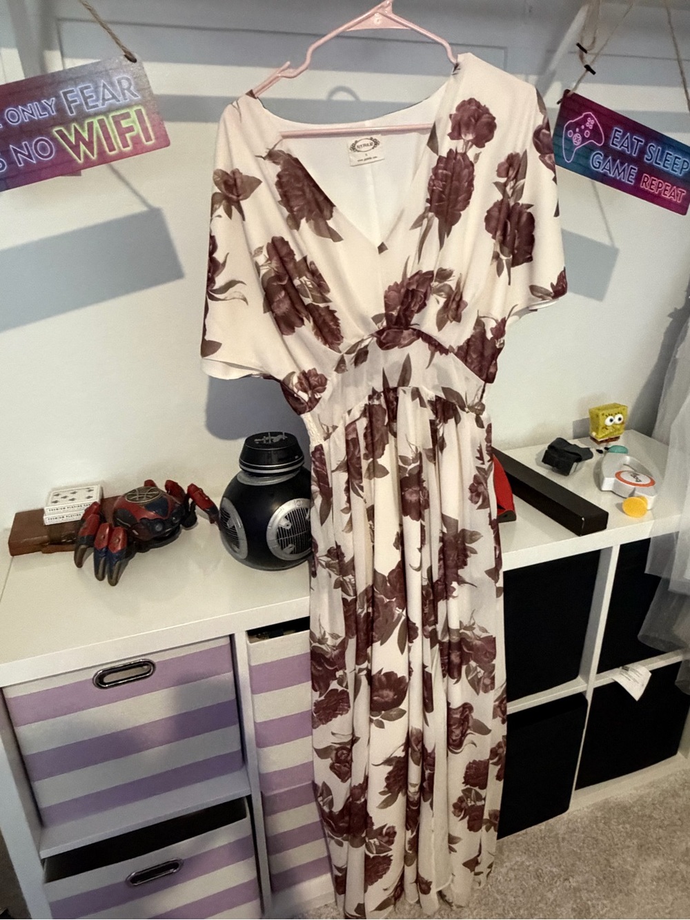 Cream Floral V-Neck Maxi Dress - Elegant Everyday Style